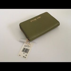 Michael Kors Zip Around Small Wallet